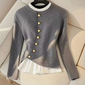 NWT Women's Size Large Accordian Pleat Hem Ribbed Neckline Button Accent Sweater